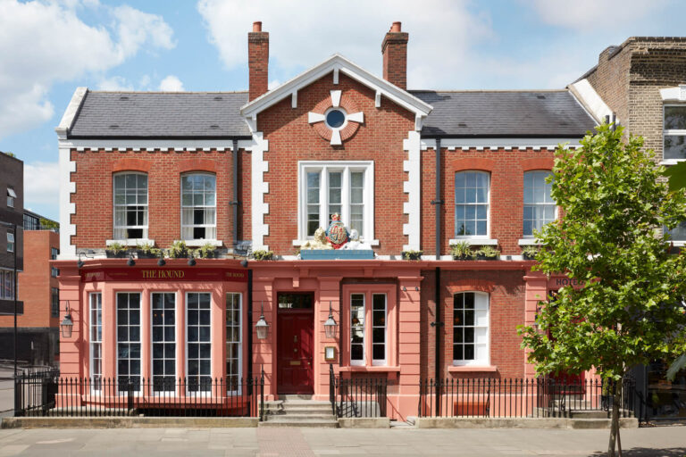 The Hound - Exterior