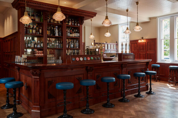 The Hound - Bar